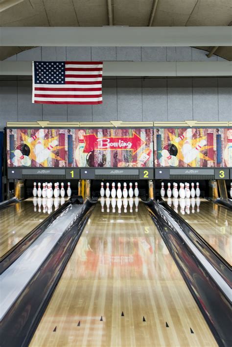 Holiday Lanes Bowling Center