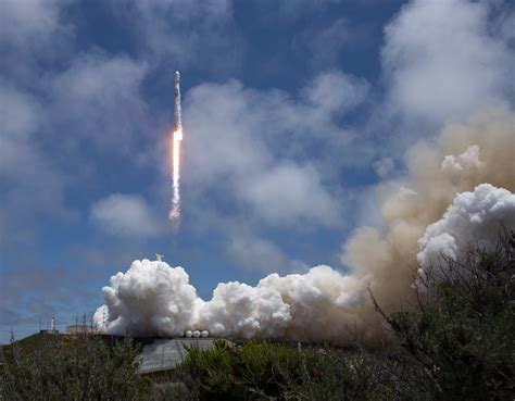 SpaceX Aims for First Falcon Landing at Vandenberg With Sunday Night ...