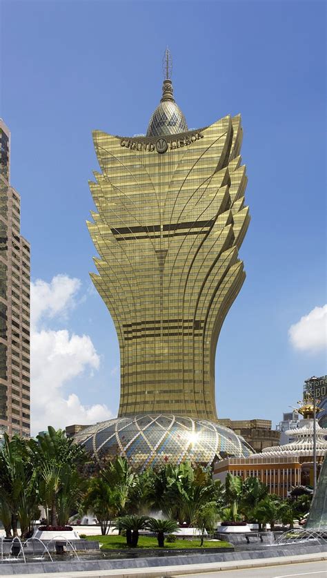 Grand Lisboa Macau - Ultramodern Gold Tower & Unseen Luxury