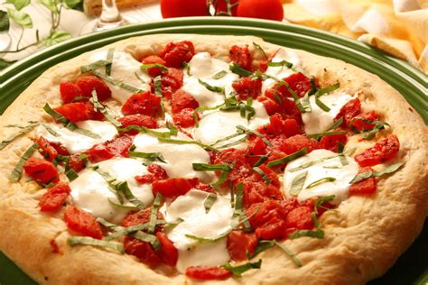 Pizza Margherita | MrFood.com