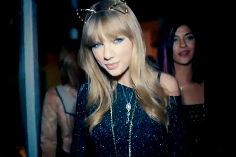 22 Things We Covet In Taylor Swift's '22' Music Video