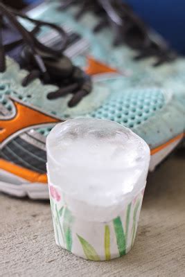 do it yourself divas: DIY: Easy Icing for Injury or Bug Bites