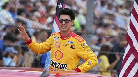 Defending Cup champion Joey Logano wins pole in Las Vegas