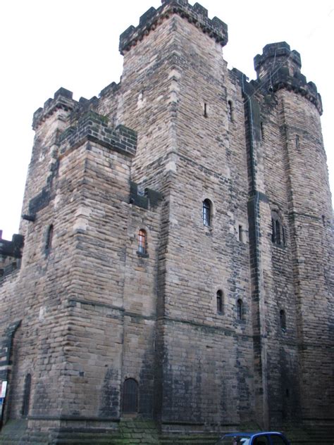 Newcastle Castle : Tyneside Treasures