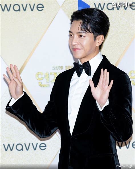 19.12.31 Lee Seung Gi SBS Drama Awards Red Carpet Press Photos | Everything Lee Seung Gi