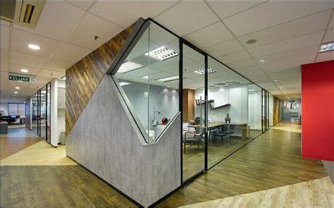 unique geometric space | Office interior design modern, Modern office interiors, Modern office ...