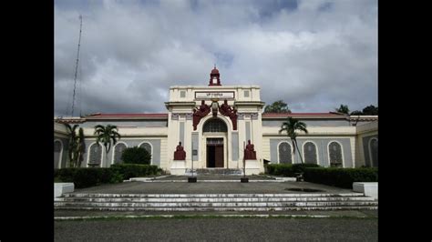 UP Visayas campus - University of the Philippines, (original Iloilo City Hall) w Kalte Hitze ...