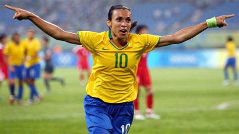 Can Brazil soccer star Marta seize the moment in Rio Games?