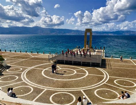 Reggio Calabria: mare, miti e cemento