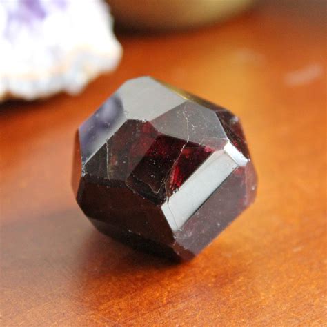 Psychic Vampire Protection Crystals, Avoid Energy Vampires - Ethan Lazzerini | Crystals ...