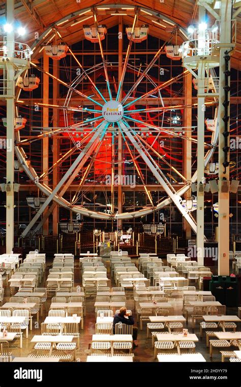 Indoor Ferris Wheel at the Palisades Mall Stock Photo - Alamy