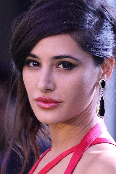 Indian Hot Actress Nargis Fakhri Latest Stills Photos, Images | Latest Fashion and Technology