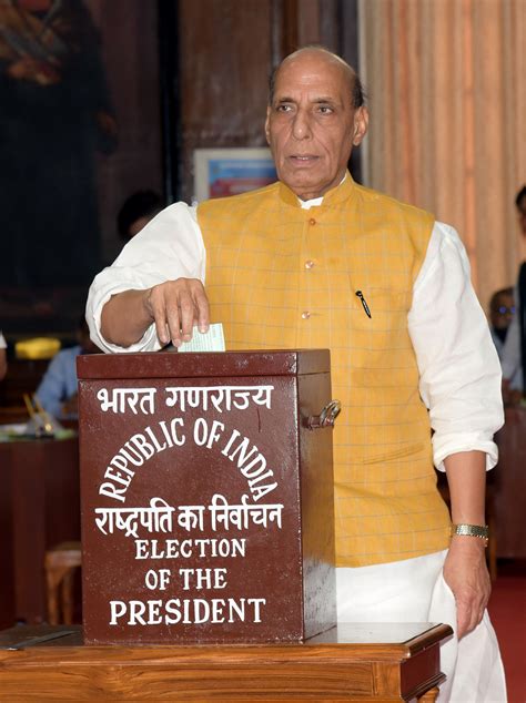 File:Shri Rajnath Singh, Defence Minister of India.jpg - Wikimedia Commons