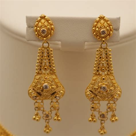 Gold heavy earrings sets - Fashion Beauty Mehndi Jewellery Blouse Design