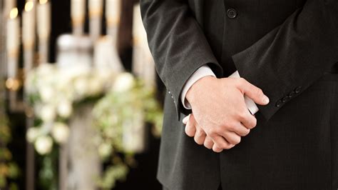 Funeral etiquette: 15 tips for attending a funeral - Dillamore Funeral ...