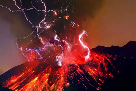 Volcanic Lightning Happens At The Beginning Of A Volcanic Eruption ...