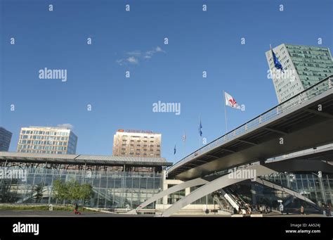 Euralille Center and Lille Europe railway station (French TGV network ...