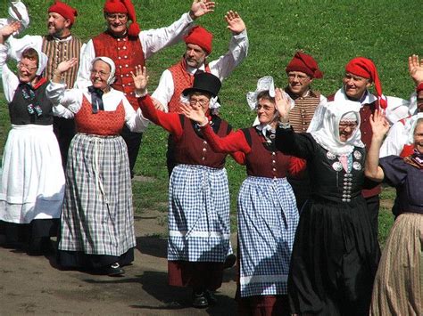 Traditional dress of Denmark: A hallmark of the Danish culture in 2020 | Scandinavian costume ...