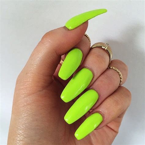 35 Soothing Lime Green Nail Designs to Die for – NailDesignCode