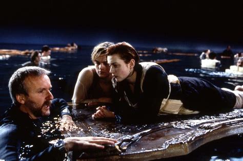 Titanic, 25 anni dopo il regista James Cameron ricrea la scena della porta per "mettere a tacere ...