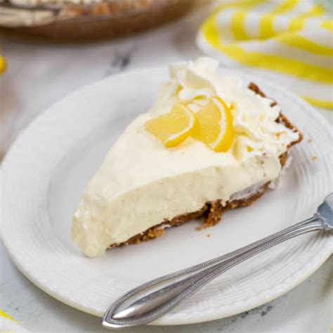 No Bake Sugar Free Lemon Pie (Keto friendly) - Far From Normal