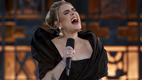 Photos: Adele stuns in 'One Night Only' concert special – KISS 104.1 FM