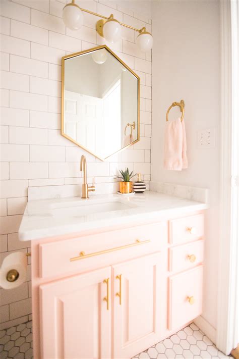 13 Gold Bathroom Mirror Ideas For Your New Bathroom Remodel