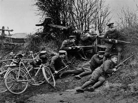 A History of the First World War in 100 Moments: The first British ...