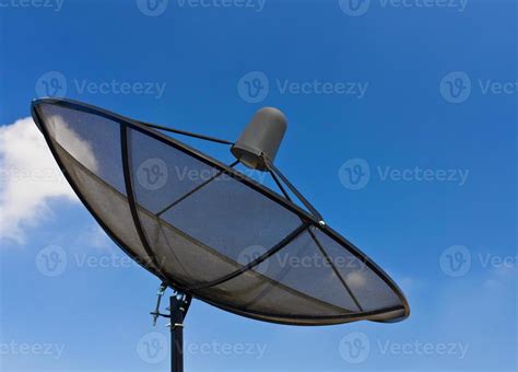 Satellite dish on sky 11411743 Stock Photo at Vecteezy