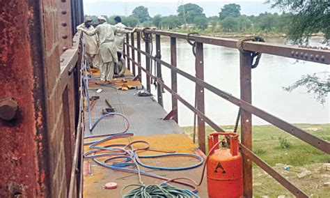 Jhelum bridge sidewalks likely to open soon - Newspaper - DAWN.COM