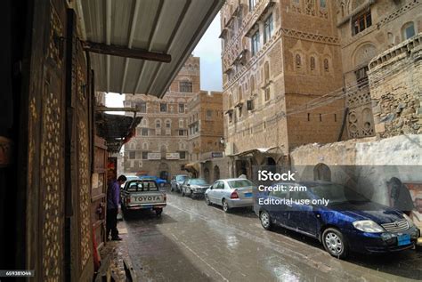 Sanaa Yemen Stock Photo - Download Image Now - Adult, Ancient, Ancient ...