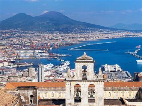 Shore Excursions and Tours for Naples (Pompeii/Amalfi), Italy | Holland America Line Cruises