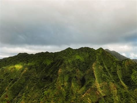 Moanalua Valley Trail: "Legal" Way To Stairway to Heaven Hike