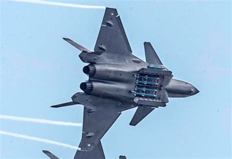 Chengdu (AVIC) J-20 (Black Eagle): Photos, History, Specification