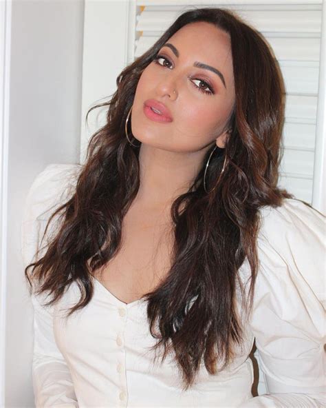 Like It 👍 or Love It 😘 Sonakshi Sinha looks Super gorgeous | Most ...