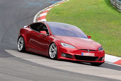 В ожидании рекорда: трехмоторная Tesla Model S «Plaid» снова на ...