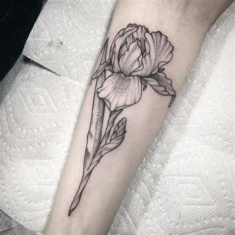 Iris for Amelia + thank you #johnotattooer @black_iris_tattoo | Flower ...