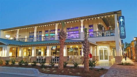 Shelter Cove Towne Centre - Shopping & Dining on Hilton Head Island