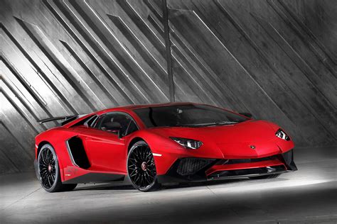 Lamborghini Aventador LP 750-4 SV - The Awesomer