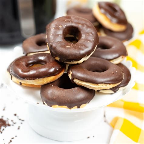 Chocolate Glazed Air Fryer Donuts (Krispy Kreme Copycat Recipe ...