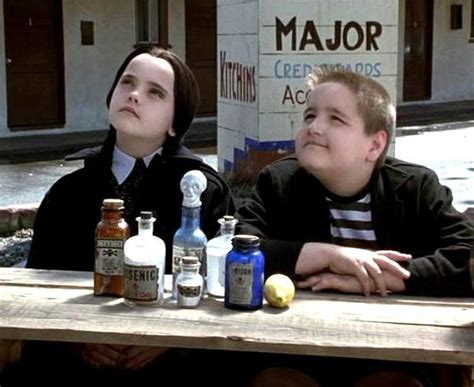 Christina Ricci and Jimmy Workman in The Addams Family (1991) | Addams family movie, Addams ...