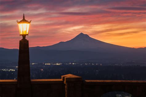 An epic sunrise in Portland, Oregon. : r/oregon