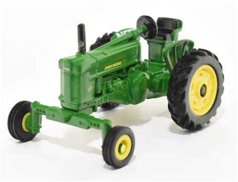 1/64 John Deere 60 Tractor National Farm Toy Museum - Daltons Farm Toys