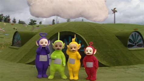 Watch Classic Teletubbies Season 4 Episode 24 : Rain In Tubbyland ...