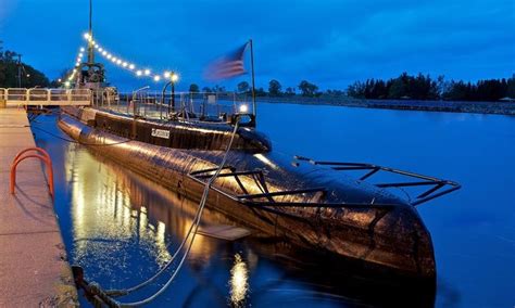 USS Silversides Submarine Museum - Muskegon, MI Submarine Museum ...