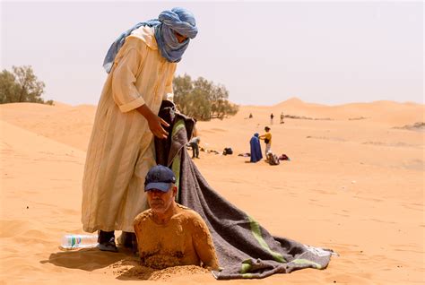 Well in the desert: a healthy soak in Saharan sands | Middle East Eye