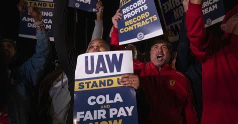 UAW 2023 strike update: Why the UAW is striking at GM, Ford, and ...