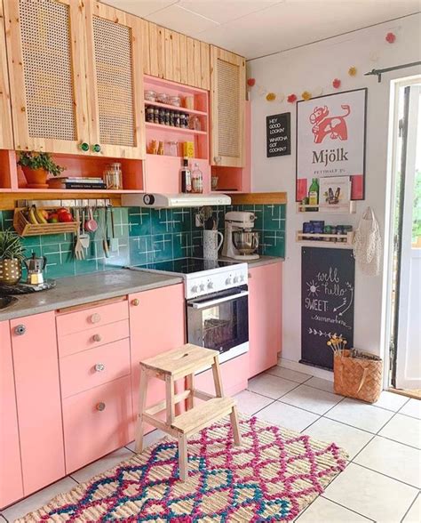 Kitchen Cabinet Colors, Pink Kitchen, Cute Kitchen, Kitchen Colors, Kitchen Decor, Colorful ...