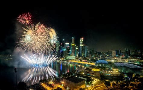 Catch pre-National Day's fireworks at Mandarin Oriental Singapore with Fireworks in Marina Bay ...