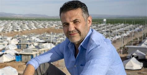 Khaled Hosseini Biography - Facts, Childhood, Family Life & Achievements